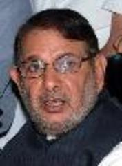 sharad yadav plays safe as bihar bjp skips meeting with nitish kumar